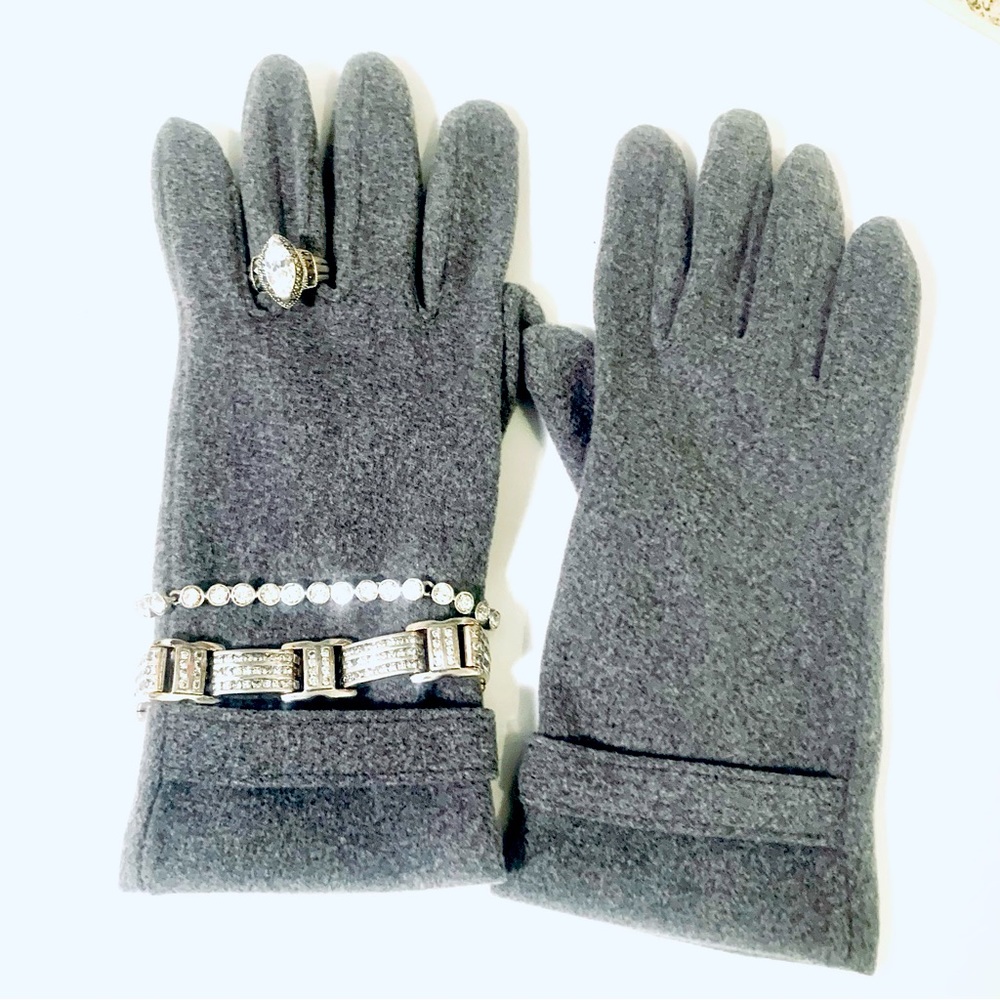 ISO 💎💎💎 FABULOUS GLOVES 💎💎💎